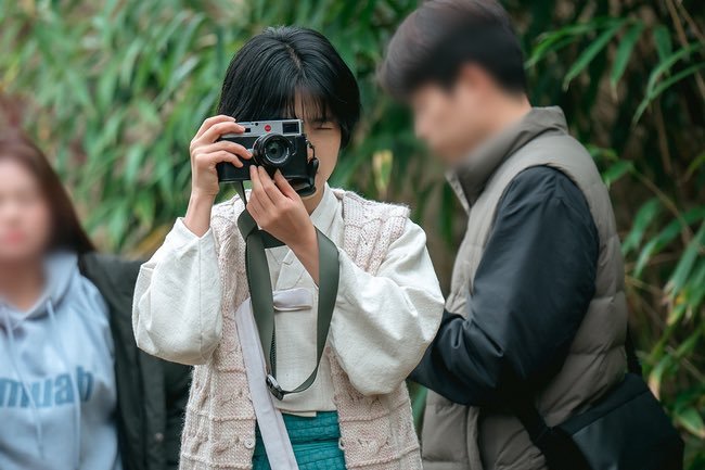 #金泰梨[超话]##金泰梨##韩剧正年# 超爱拍照•梨📷😆 ​​​