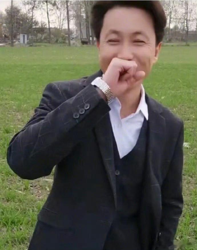 有人问，说我这个账号类型对标其他平台有没有对应的参照？我看了下铁粉数据，主要是男