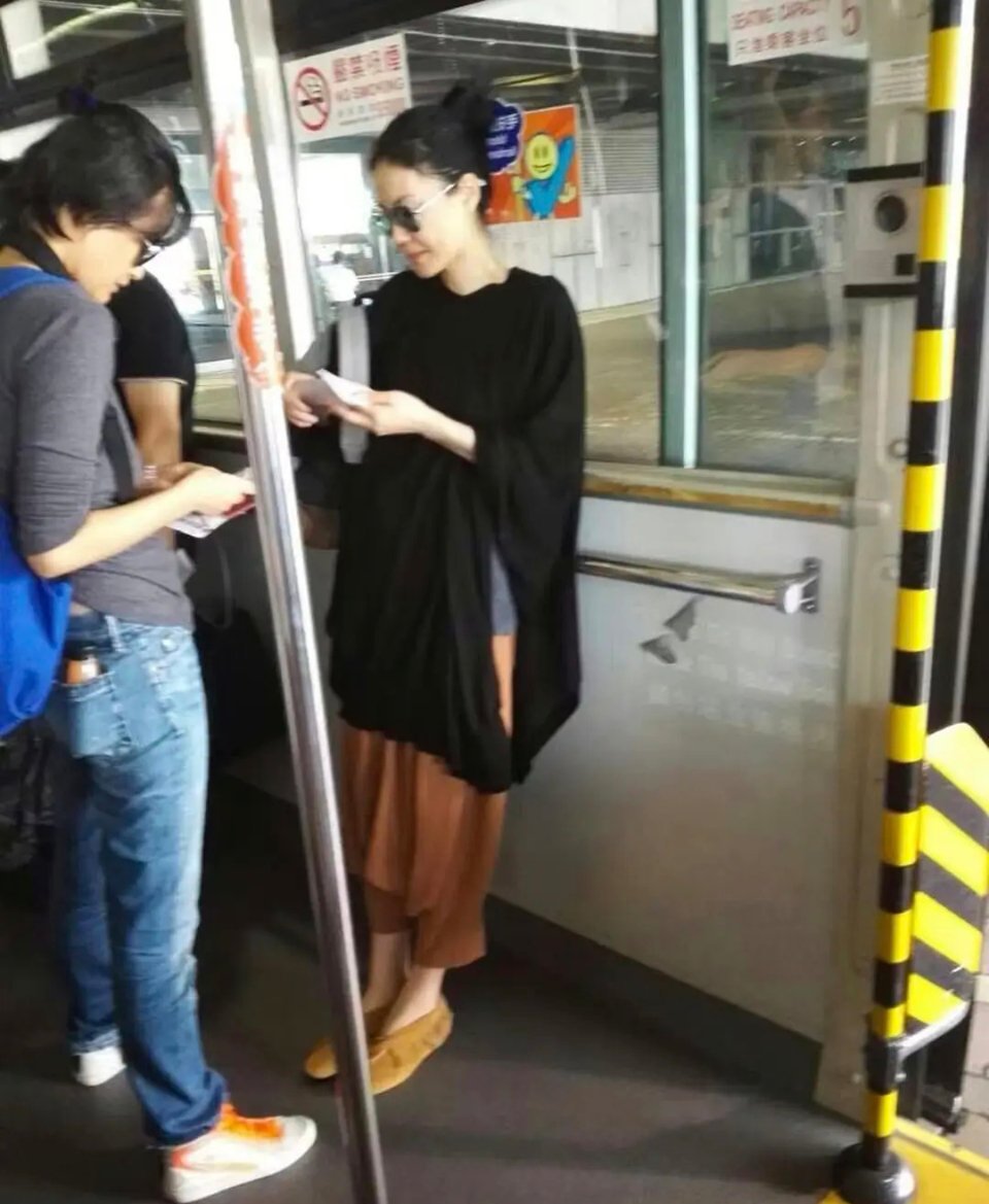 王菲好高啊 ​​​