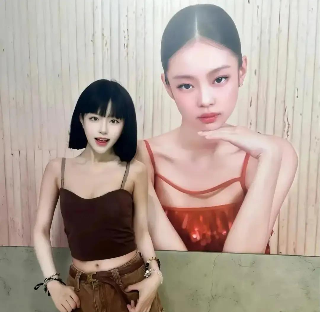 林更新绯闻刚爆，司晓迪直播间就挤爆了八万人。
这流量抓得，比狗仔快门还准。
一边