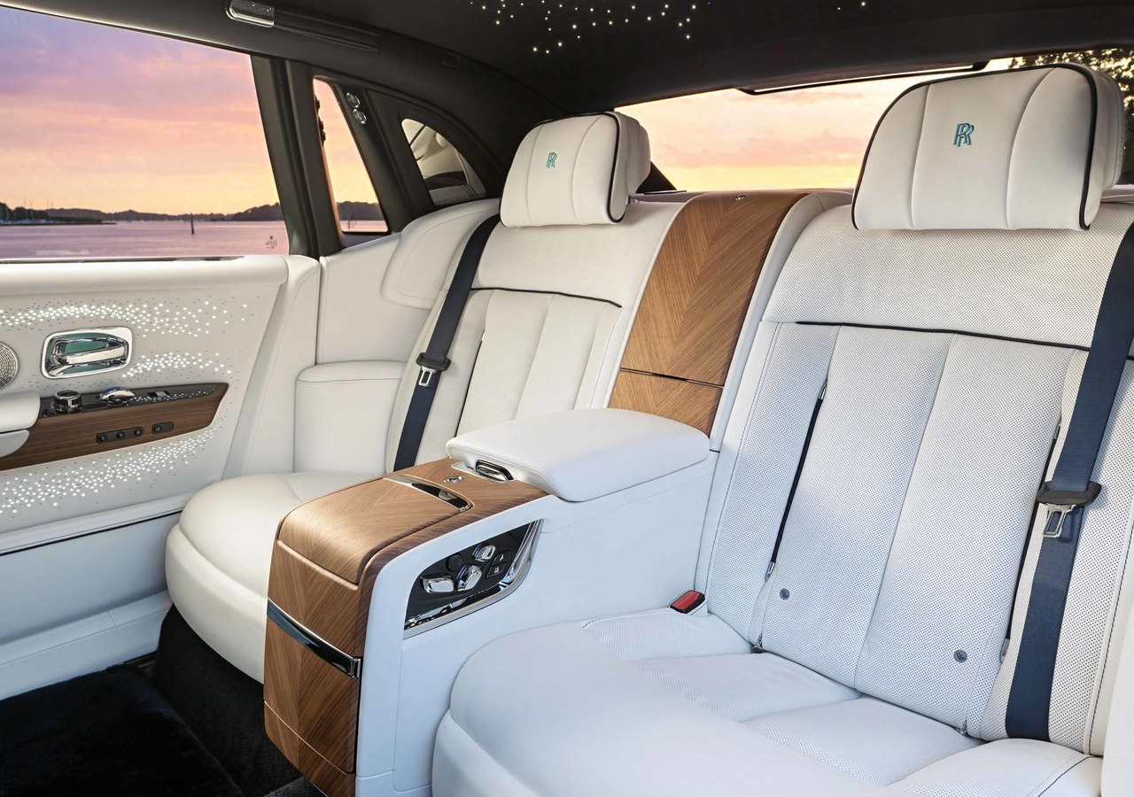 2026 Rolls-Royce Phantom Extended Regatt