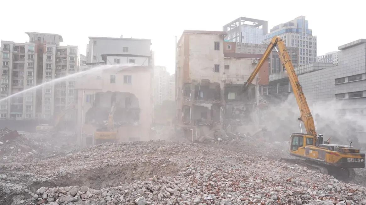 钉子户拔掉了，火炼树首期拆迁100%，共规划约16万平方米商业空间和5万平方米街