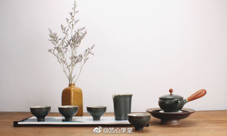 水逆退散  公益救援在行动如果有人伤害了你，可以原谅他，但不要再轻易相信他。原谅