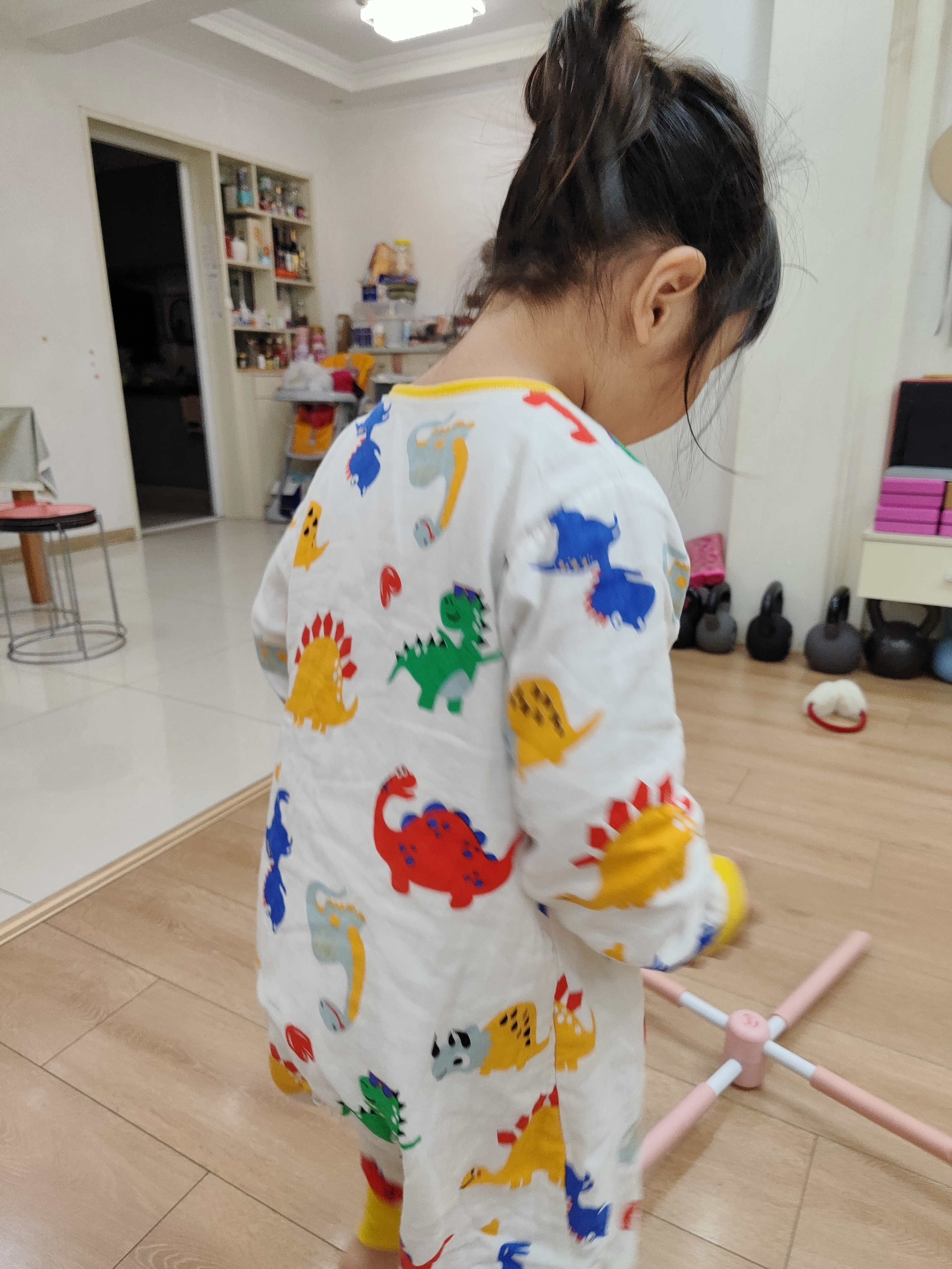 任何针对老幼妇孺的恶劣行为都应该枪毙八遍，外加祖坟刨根绿捷，只是绿捷行为么？ 