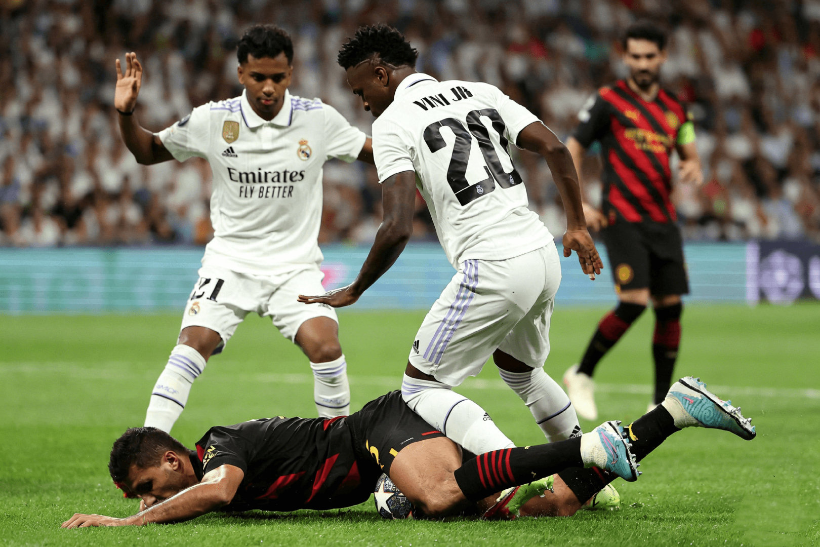 【José Félix Díaz】罗德里在零点电台的采访被视为对皇马的示好，这并