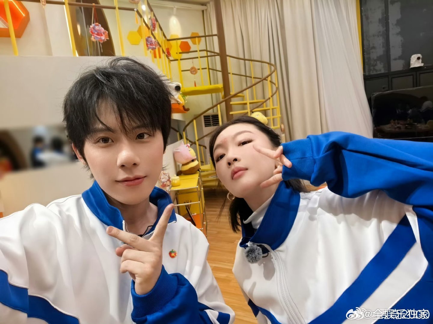 周奇周奇预制恋综表白失败哭了周五晚高疯预制恋综太好嗑了！周米其告白失败直接大哭，