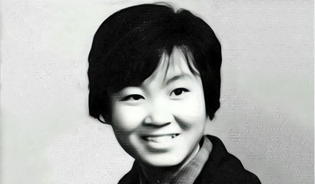 1974年，一21岁女知青夜间独自去厕所时神秘失踪。连队把整 山林搜了个底朝天，