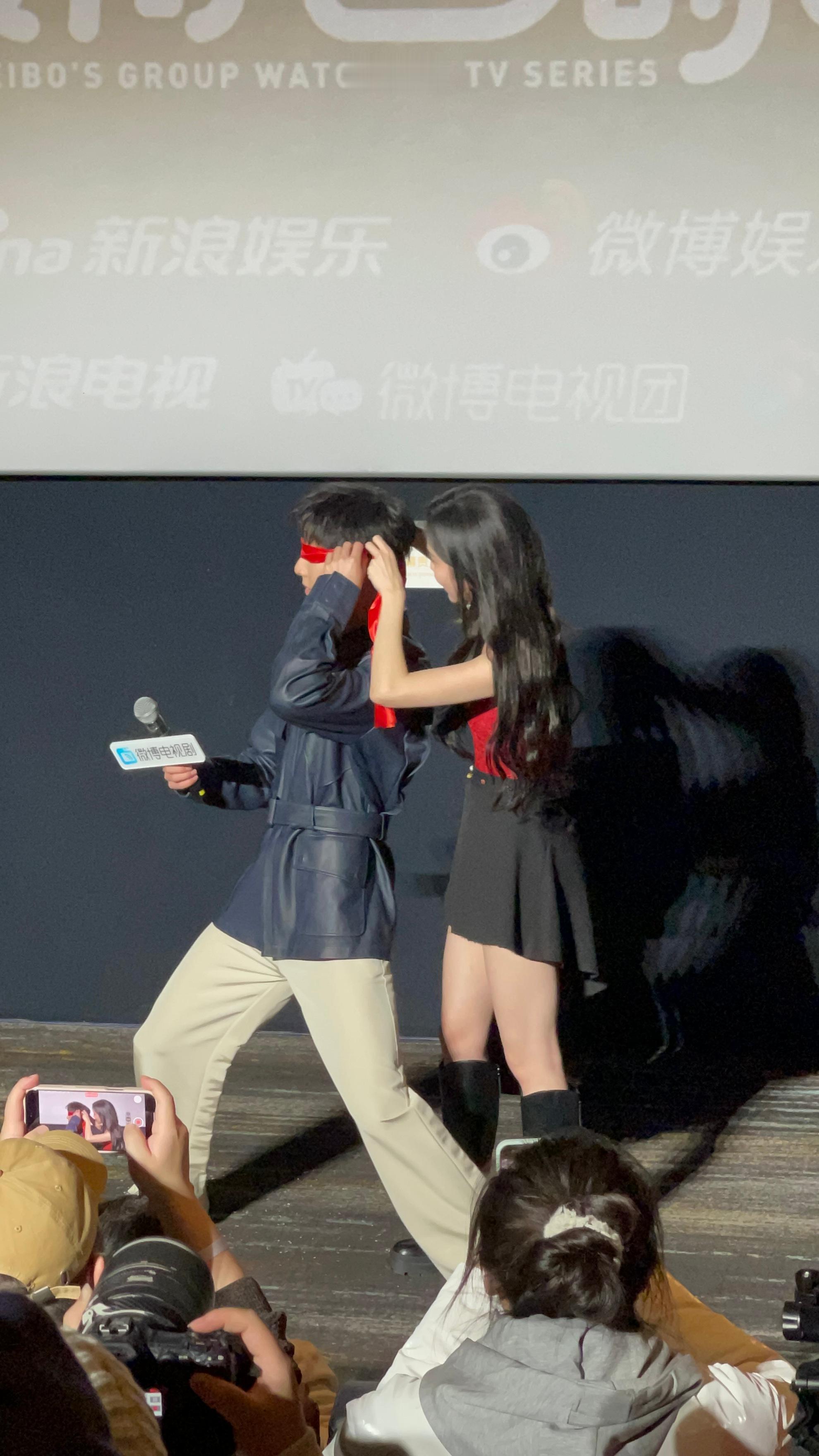 妈呀蒙眼射箭[抓狂][抓狂][抓狂] |  电视剧大赏   |  