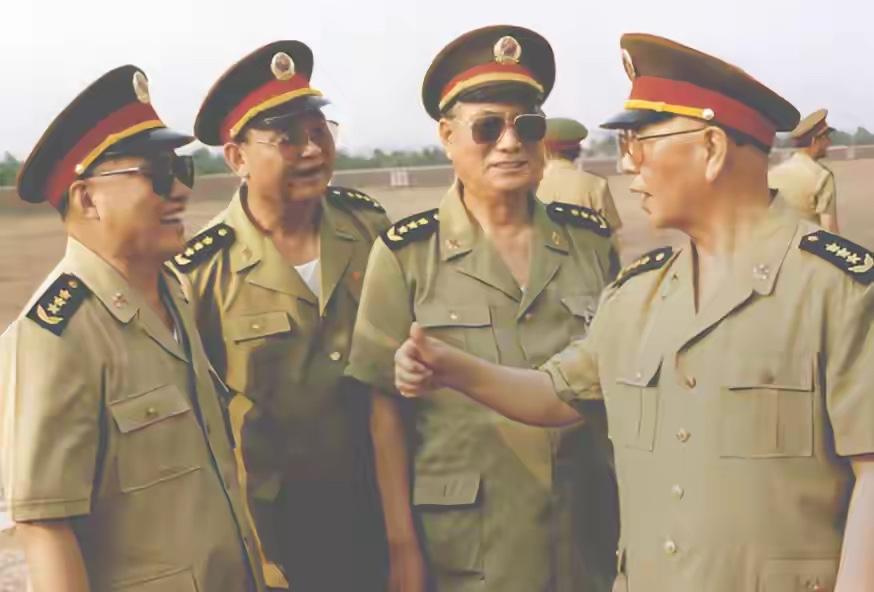 太牛了，有四位上将，只认出了刘华清将军，其他人都是谁？你认识几个呢？