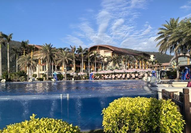 如果你想逃避美国斩杀线的夺命连环杀，其实有一个办法，就是避开美国的信用体系，进入