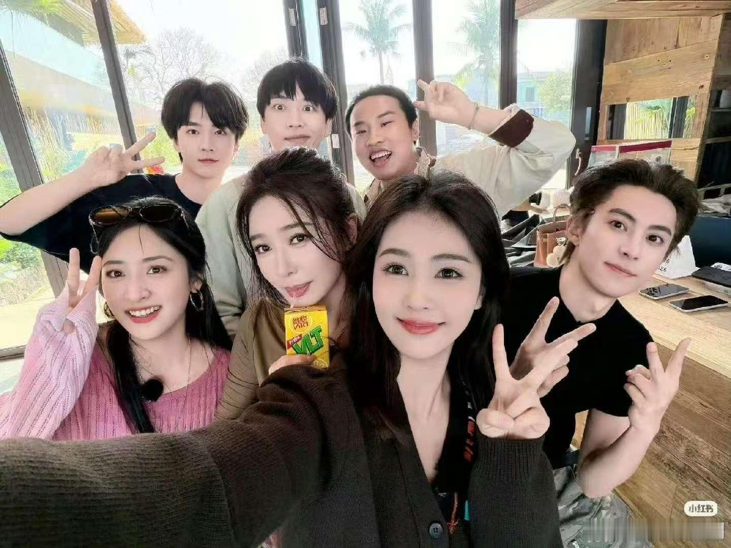 湖南卫视芒果TV调整周末编排湖南卫视周末综艺调整停播，此举非改档，乃对生命敬畏的
