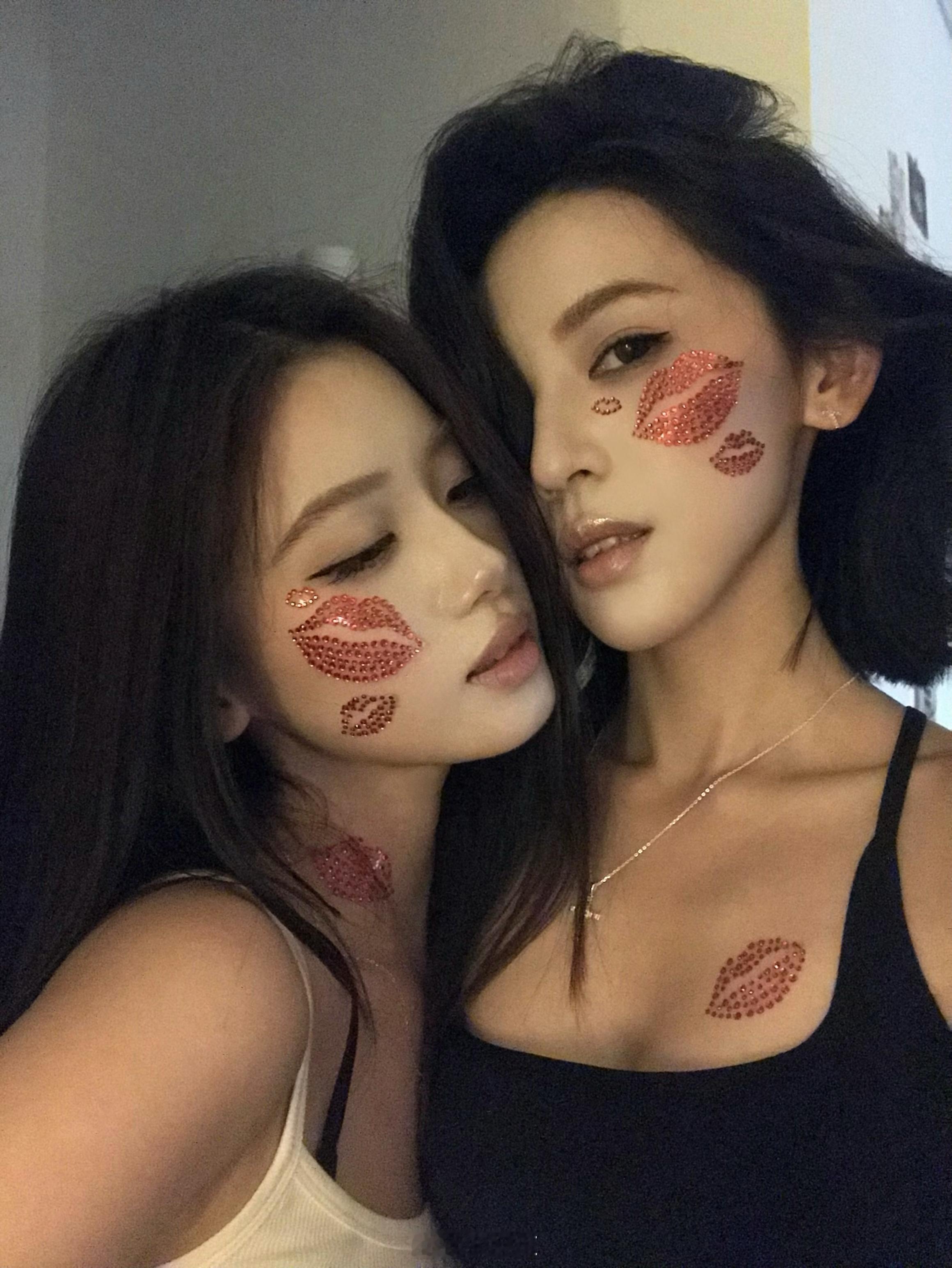 👄👄 