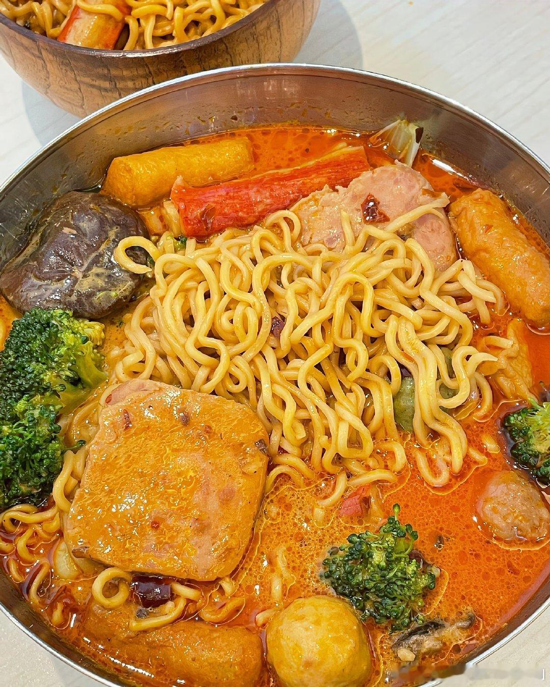 什么星河滚烫 还不如我的麻辣烫 ​​​