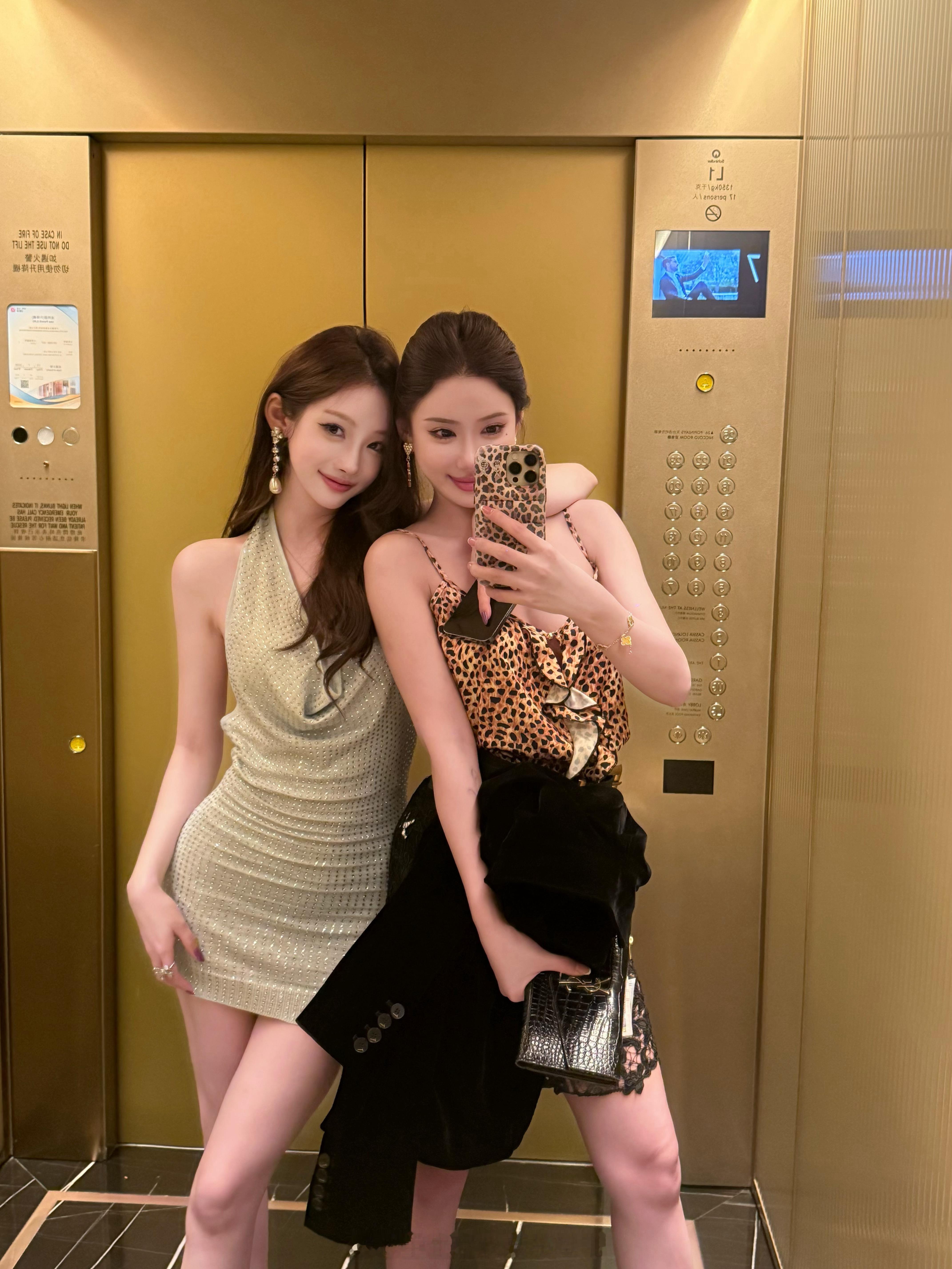 这两天给好朋友在香港过生日太太太开心咯玩耍闲余竟然把工作全部完成了！这期反响很好