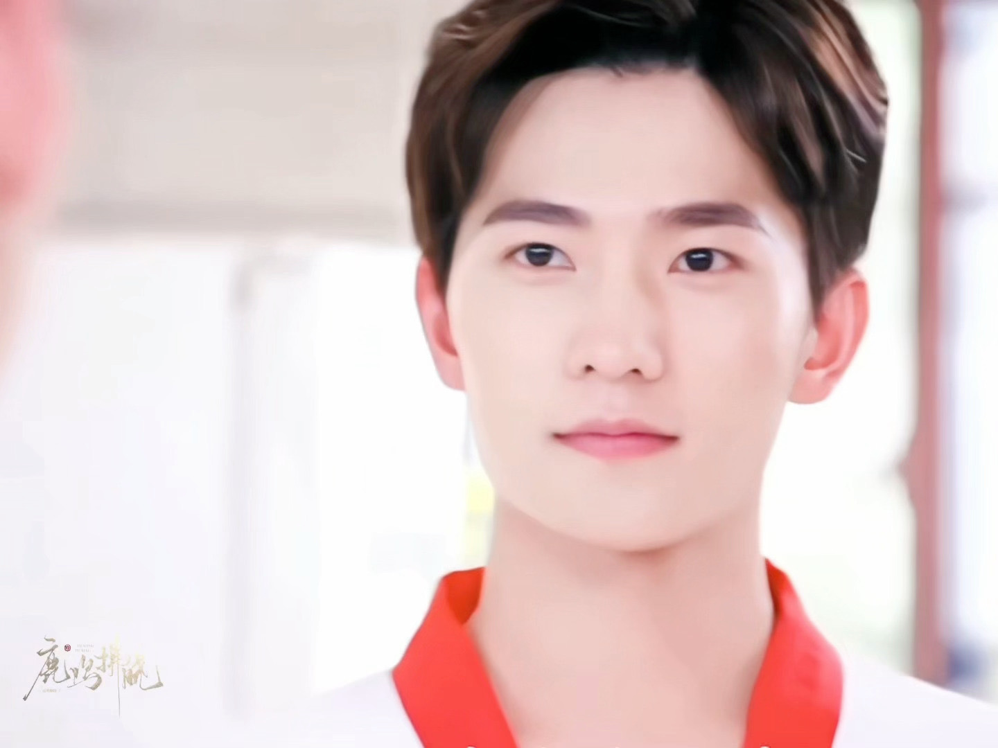 杨洋的少年感妆造 看到杨洋高马尾路透直接沦陷，这清朗少年感谁顶得住，日常营业随便