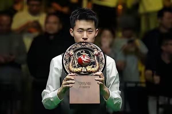 常冰玉夺冠，让武汉公开赛冠军奖杯连续三年留在中国，我们又多了一位排名赛冠军。
