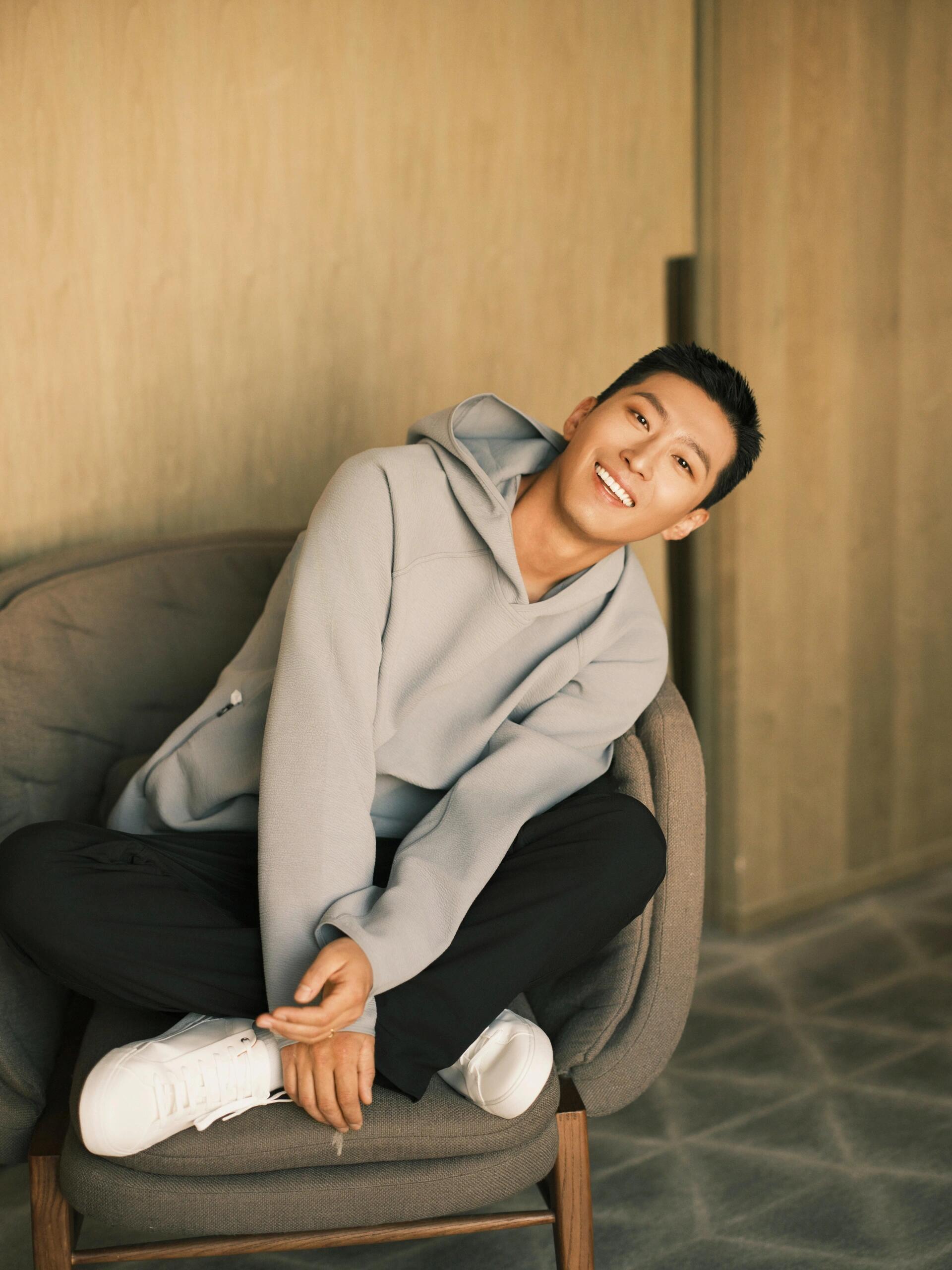 窦骁在较真中提升自我窦骁通过运动提升内核窦骁提到“不断的要去跟自己较真，提升自我