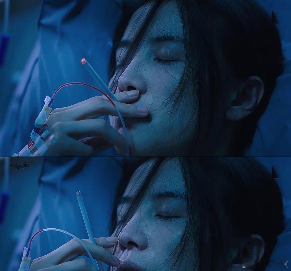 宋佳抽烟镜头女王级别瞧瞧宋佳抽烟的样子，太飒啦！那微微上扬的嘴角，夹着烟的手指，