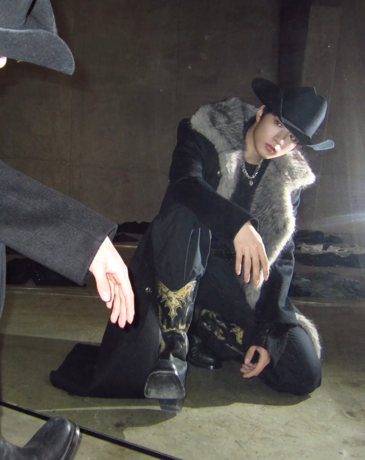 想问刘耀文ccd随手出神图啥感觉啊CCD镜头下的刘耀文