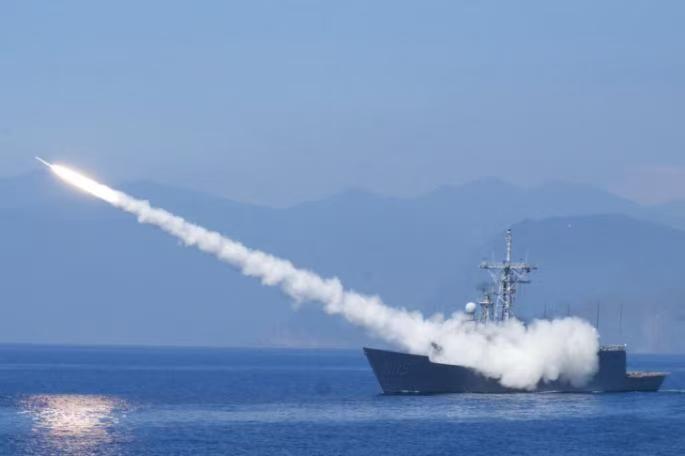最新台北速报:中国大陆突宣布封锁台海「实弹射击」军演。

7月23日、24日两天