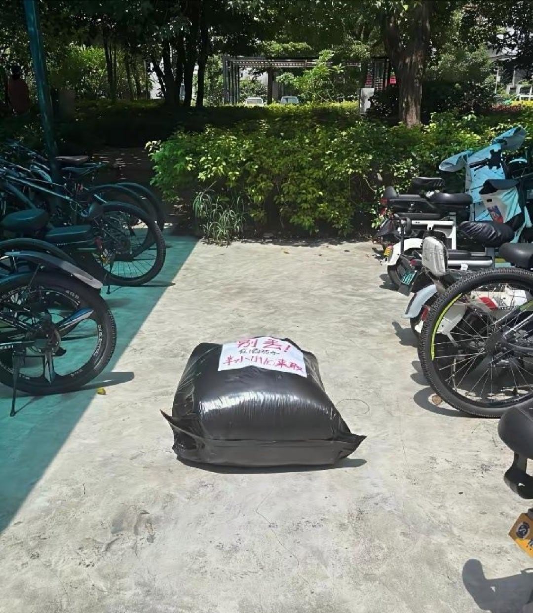 这也没晒到被子啊，这是什么原理 这种晒是不是特别容易被别人捡起来扔了，这个不知道