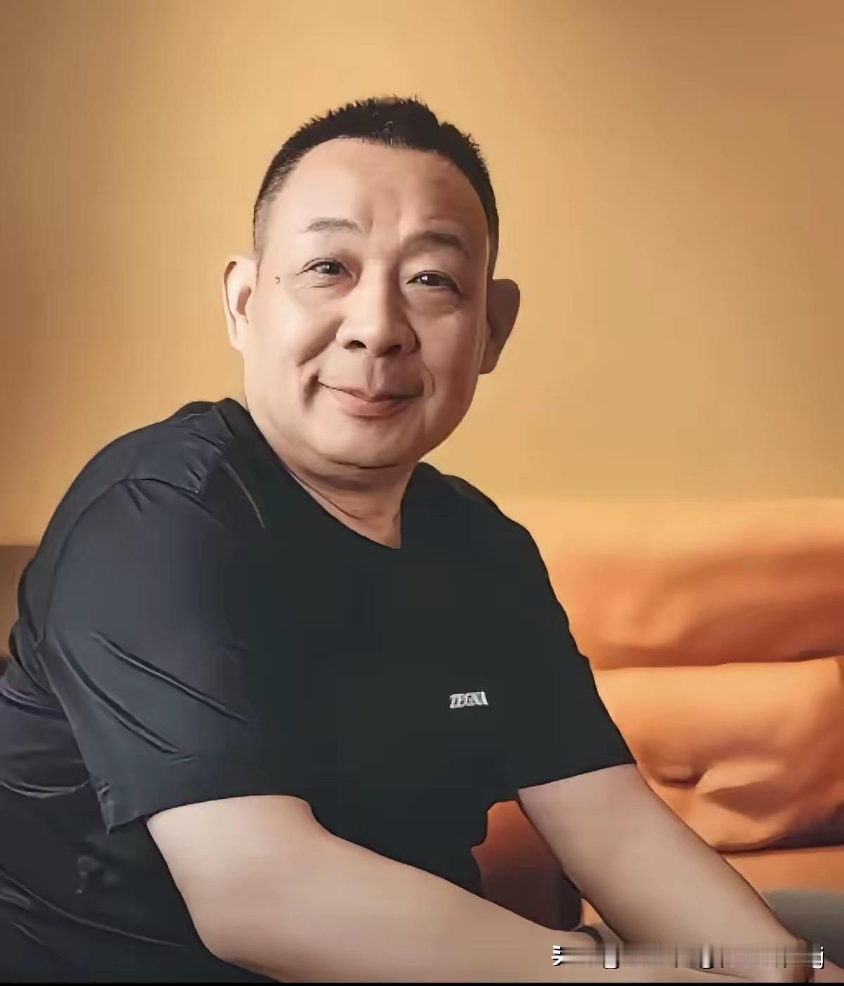 胖东来说，你看王石幸福？王健林幸福？胡葆森幸福？如果我要做房地产，拍卖地，我就不