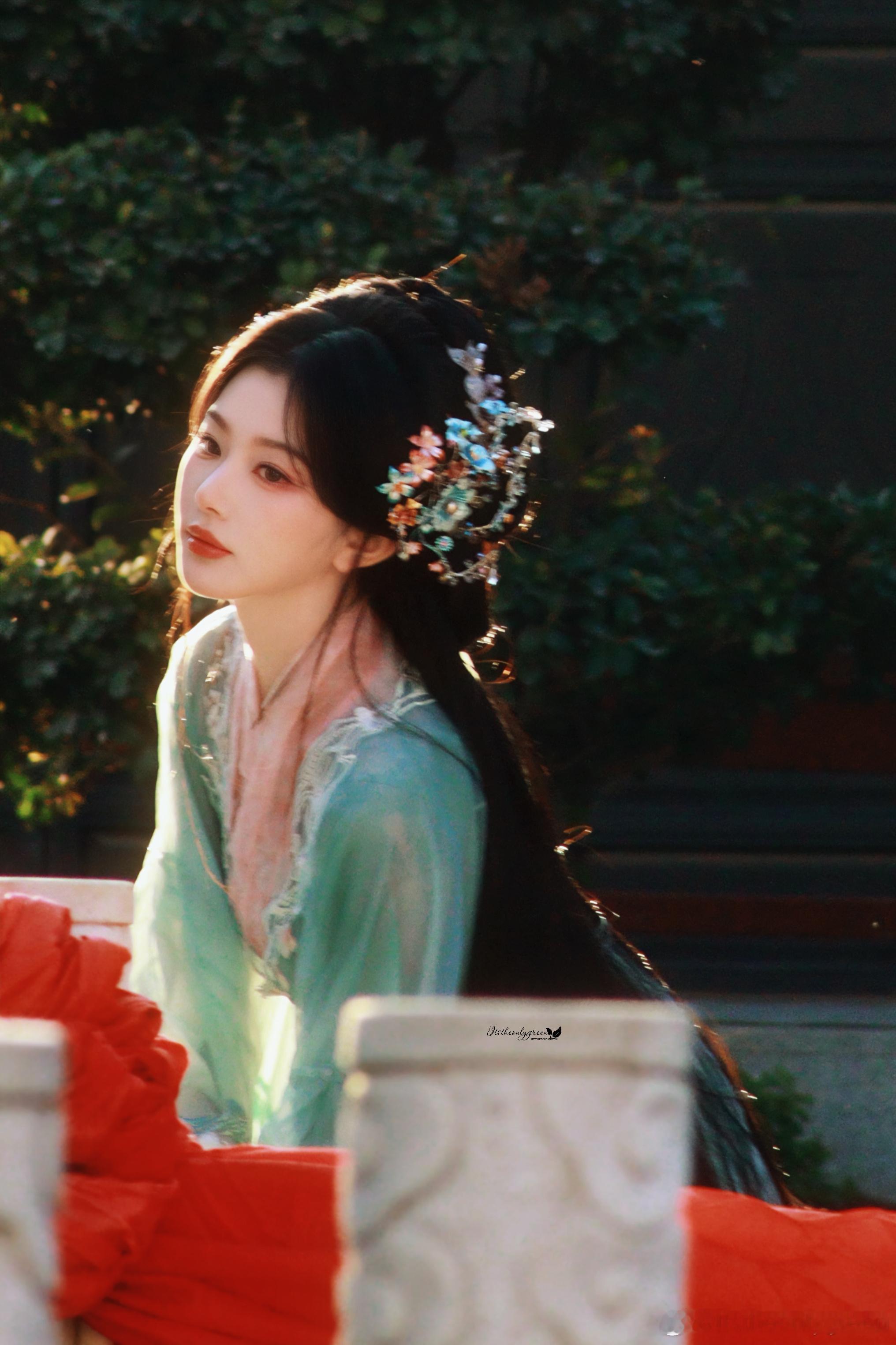 孔雪儿 一步一个脚印慢悠悠孔雪儿俞浅浅 我不信你两眼空空 