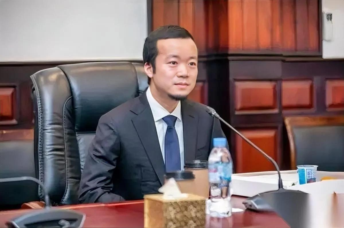 150亿比特币被没收！

但这人还在逍遥？

陈志，“太子集团”老板，表面搞正经