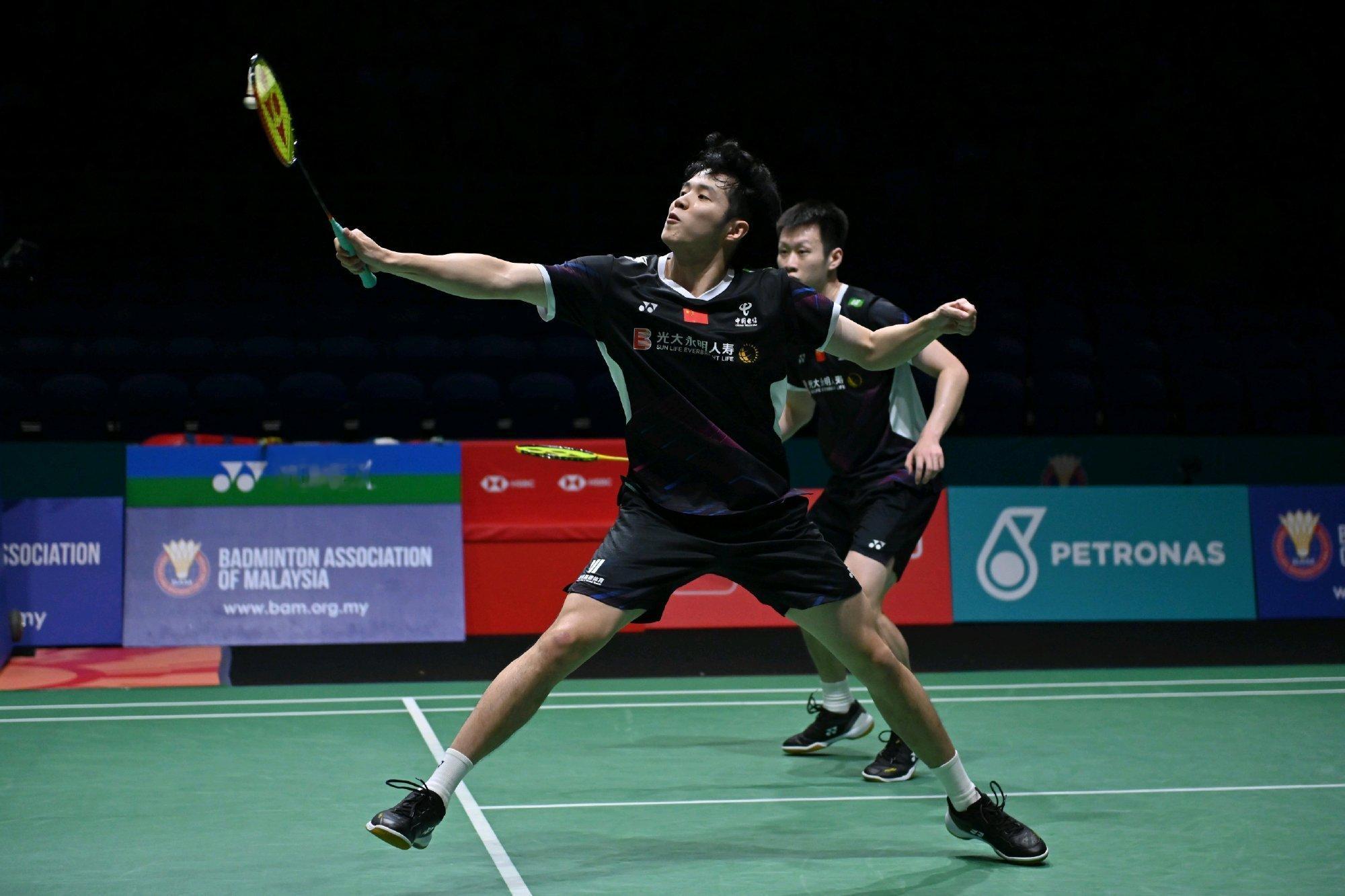 任翔宇/何济霆🇨🇳 21-18、21-14 🇩🇰安德烈亚斯/杰斯帕半决赛