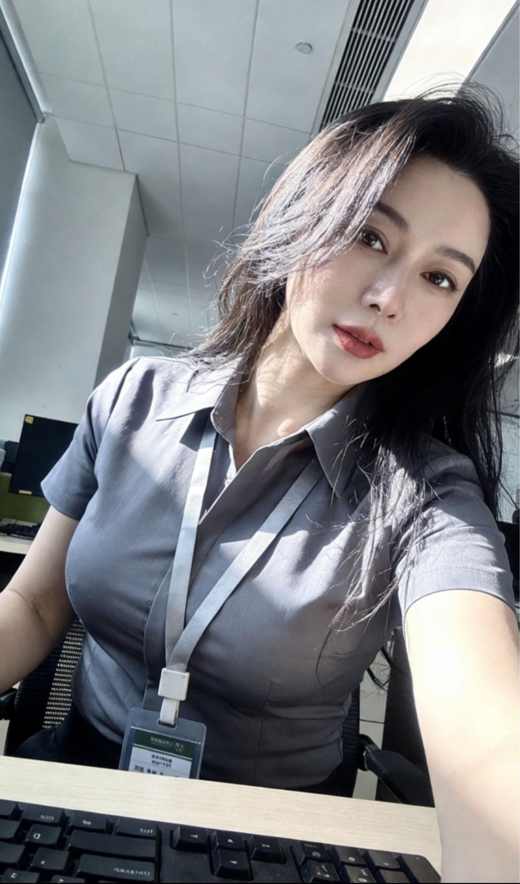 想要穿得优雅有气质，不妨借鉴这些搭配思路。夏天选咖色就很绝，它沉稳大气又具高级感