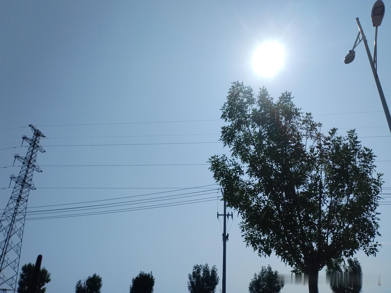 众友友早上好！
今天是7月20日星期一，日出时间5.02分，日落时间7.30分，