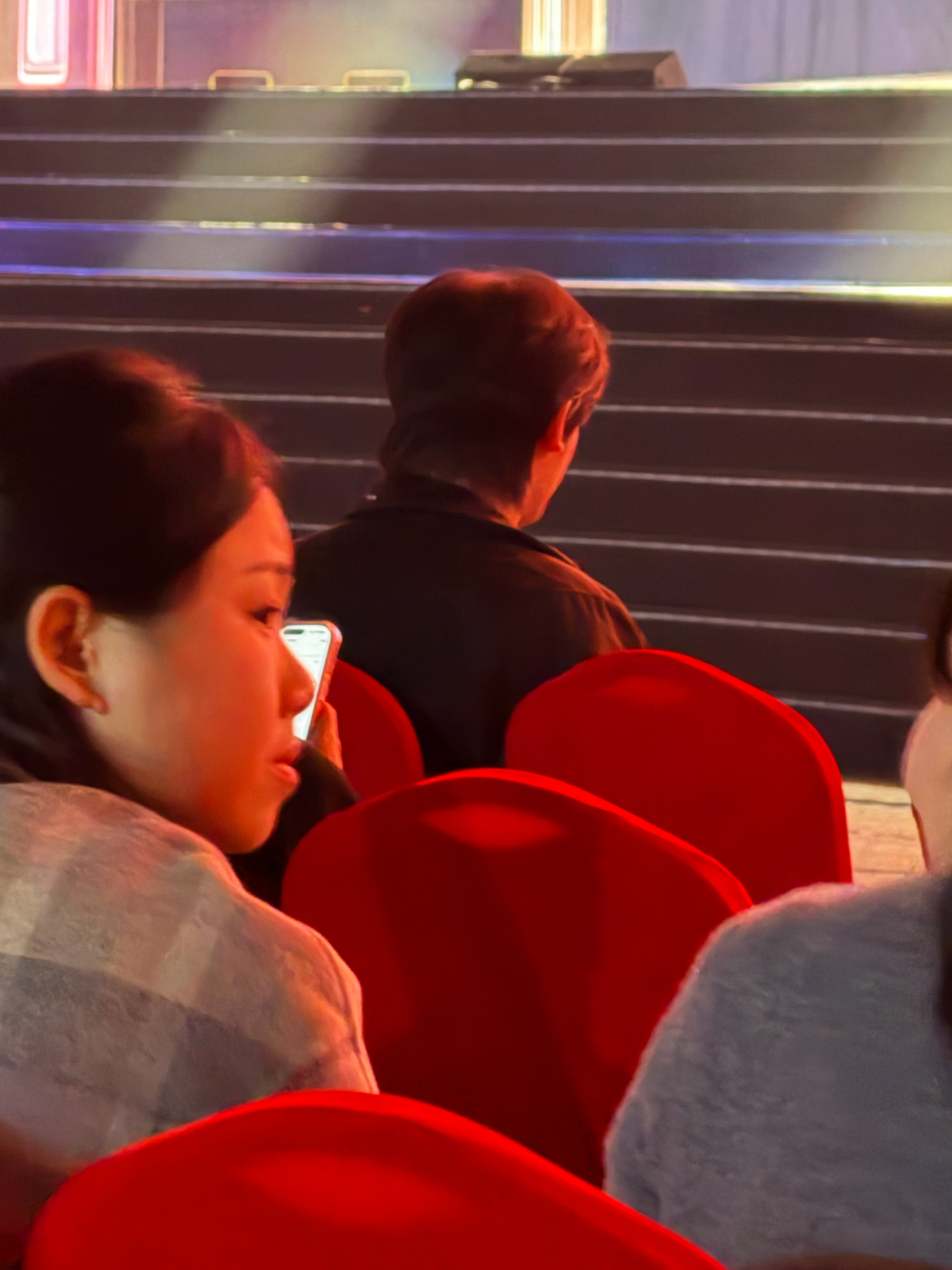 这是丁程鑫的后脑勺，这是丁程鑫的侧脸2025中国电影大数据荣誉之夜M观影团 ​​