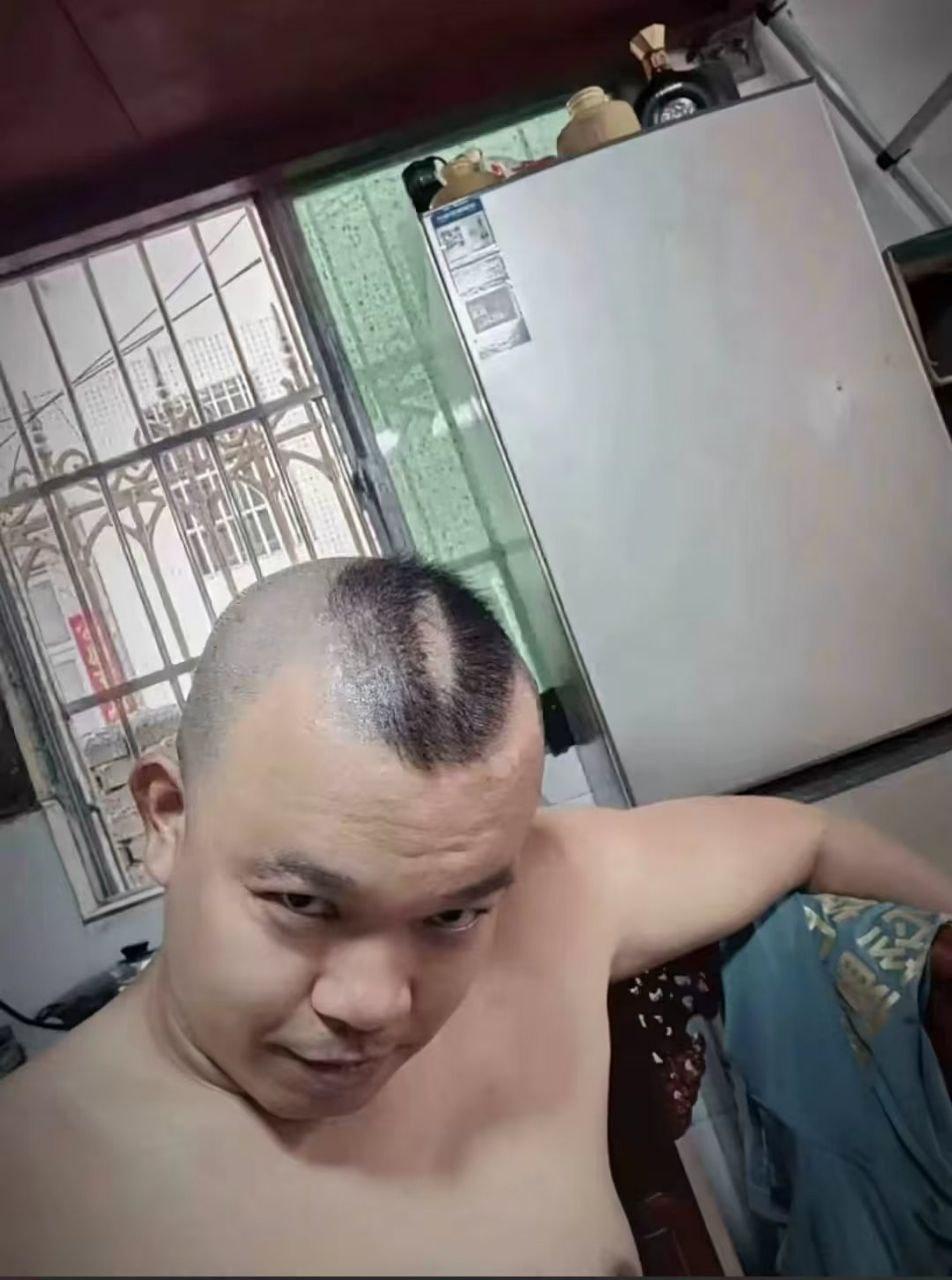大哥这是留的什么发型？？