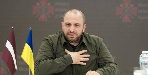 凤凰新闻【美乌三天的谈判结束，双方代表发表声明】12月21日，乌克兰代表团团长、