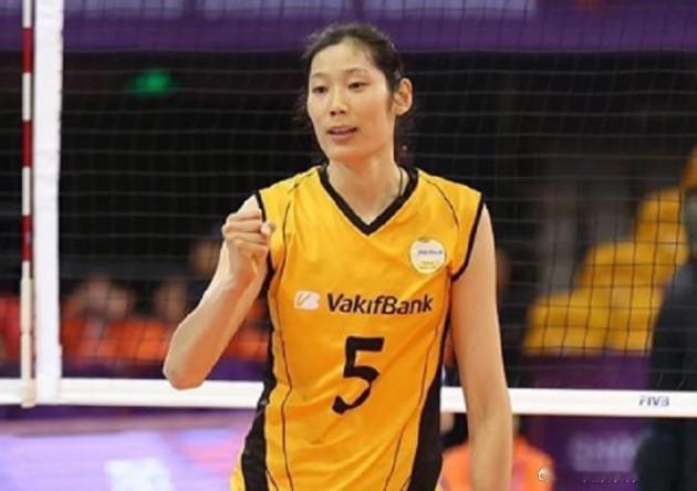 排球 ⚔️ 25-26赛季的土超联赛将在决胜场揭晓哪支球队问鼎冠军。这种感觉像是