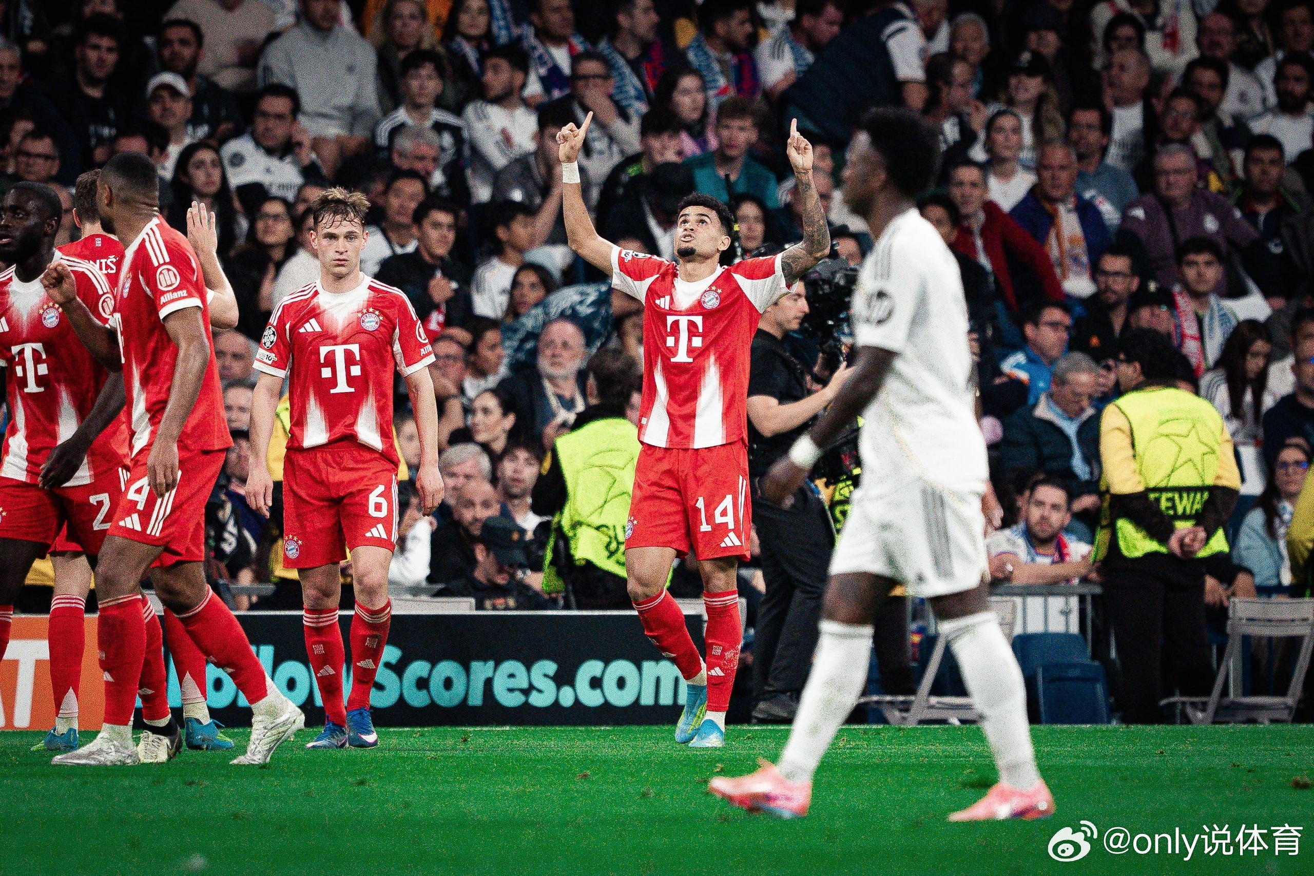 攻克伯纳乌！拜仁时隔14年再次在欧冠击败皇马，终结8场不胜今天凌晨的欧冠八强战首