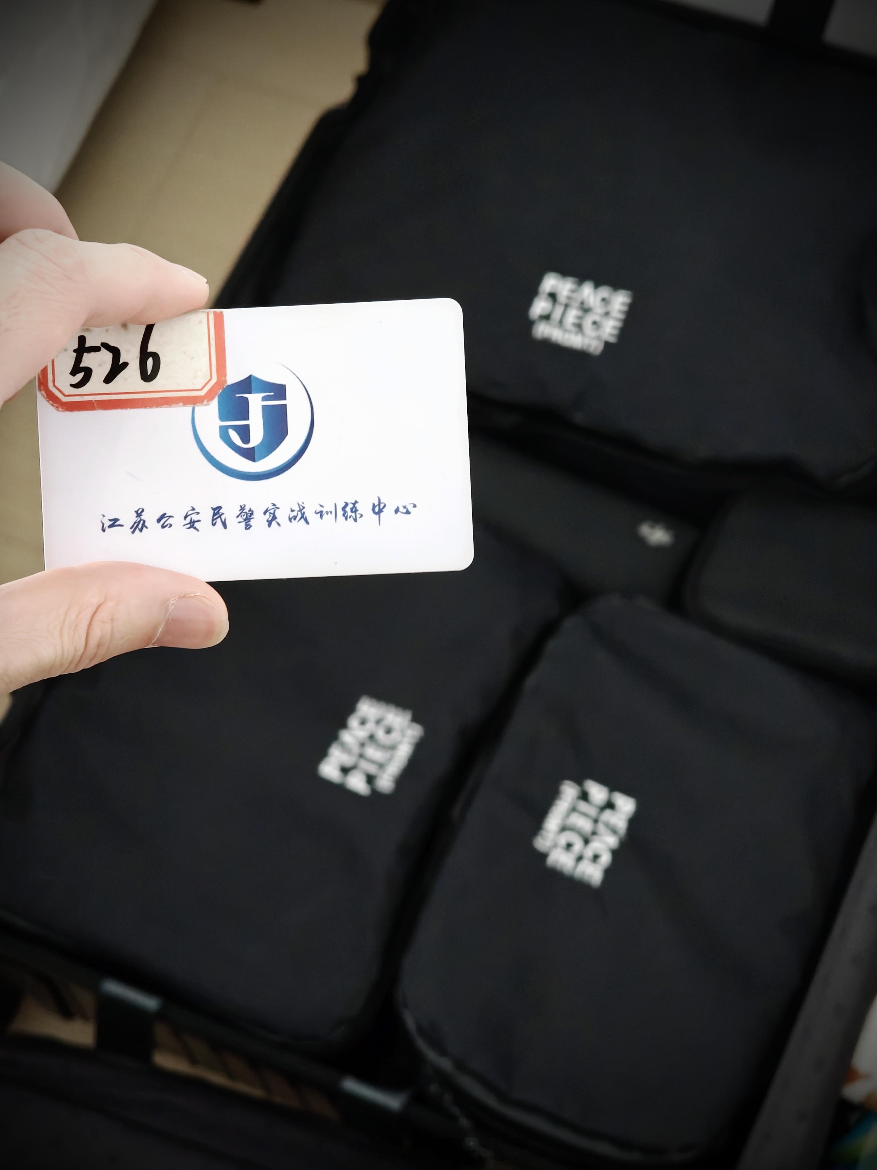 📷这周忙到天旋地转总算要告一个段落了两场孙燕姿演唱会的物料要在去南昌的几个小时