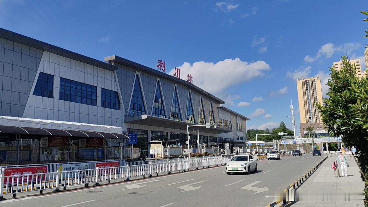 2026利川避暑：苏马荡降温，全域旅居成新趋势，避暑出现根本性转变！
苏马荡流动