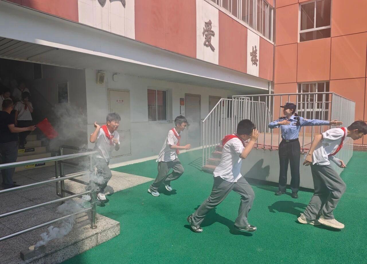 【夯实辖区安全防线，这个街道开展防灾减灾宣传教育活动】今年5月12日是第18个全