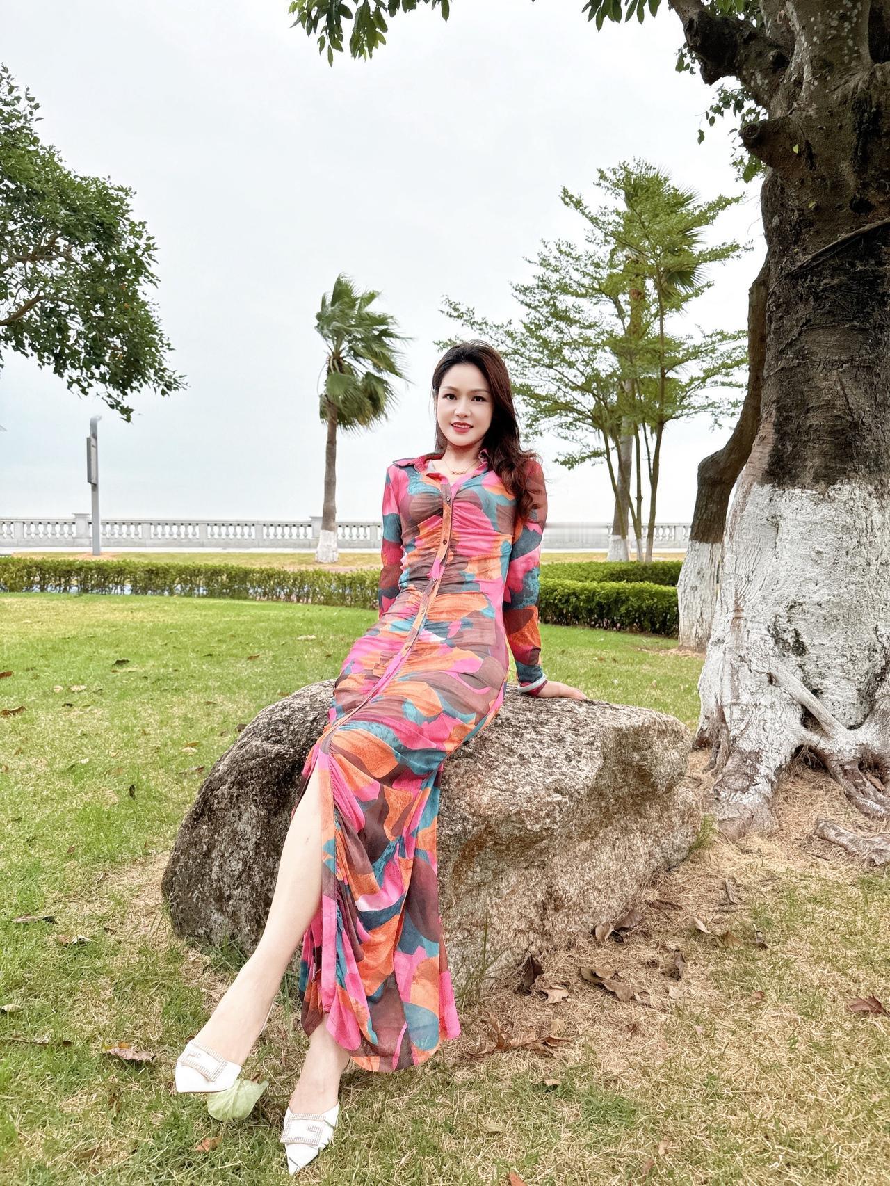 那些遇见的，别去的，都在记忆里沉淀，那些匆碌的，闲适的，都在朝暮间浅淡，希望新的