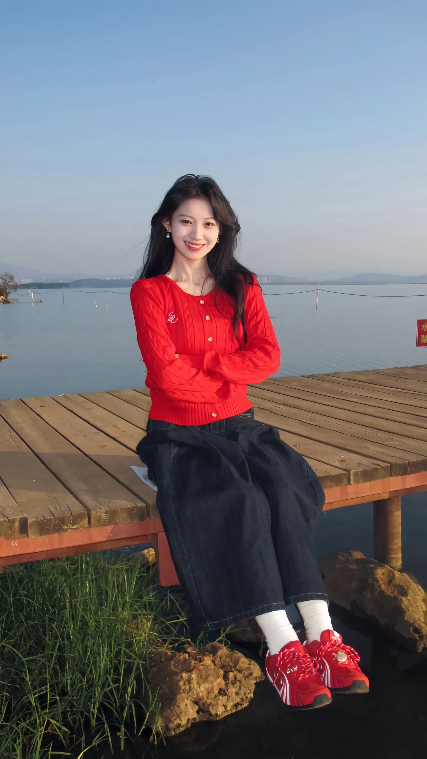“不能握的手 从此匿名的朋友”