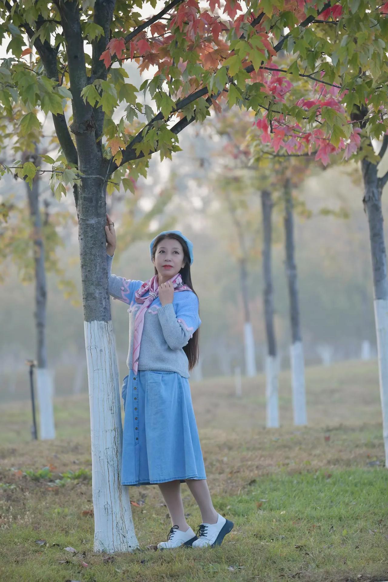 深秋时节，美丽的风景，拍摄于植物园！#公园里邂逅之美# #秋冬公园随拍# #昨日