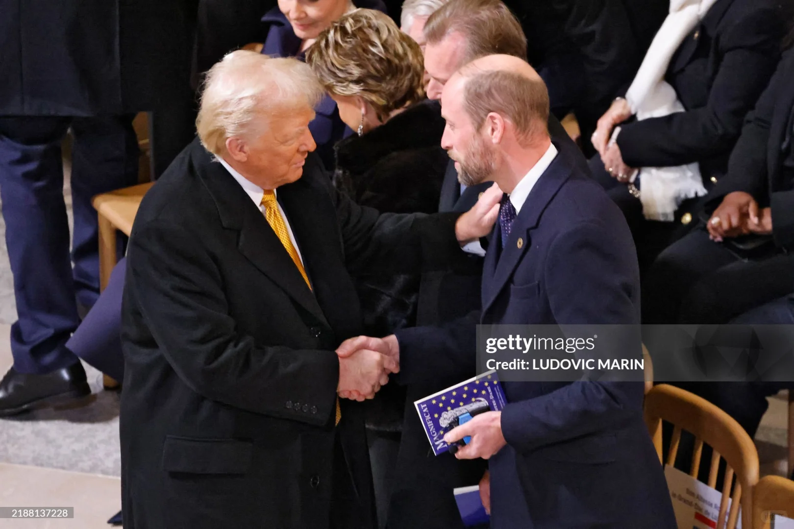 川普赢得总统大选后首次出访，参加巴黎圣母院重新开放仪式。川普重返世界舞...