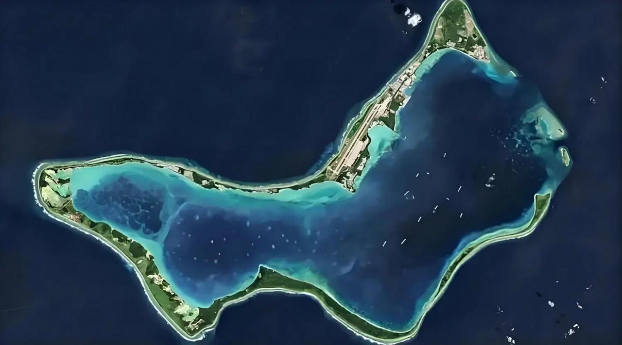 查戈斯群岛战略位置重要，还有美军事基地，幕僚劝特朗普强买
近期，查戈斯群岛的归属