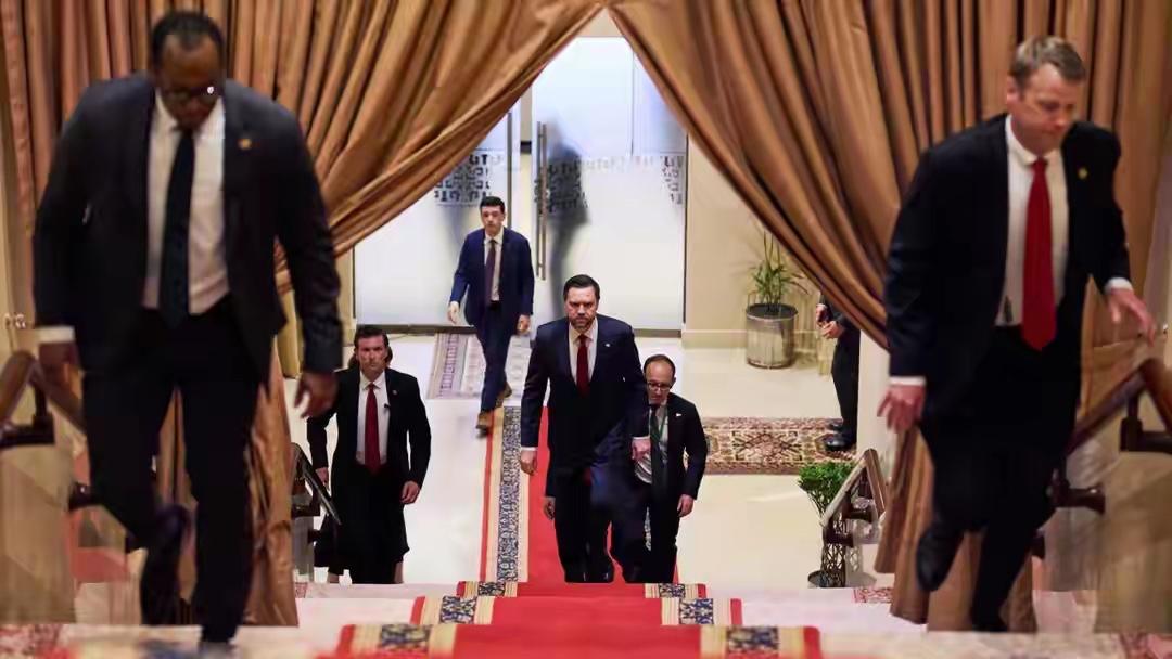 4月14日据福克斯新闻报道，美国副总统万斯表示，美国代表团在认定伊朗谈判代表缺乏