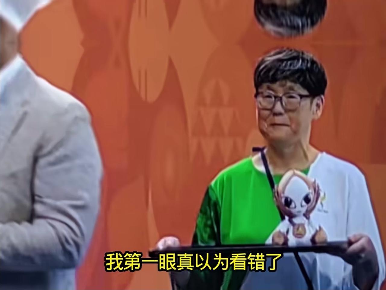 这个世界呈现给你的，是他希望你看见的。习惯了在梦想中的人，面对现实他就不知所措。