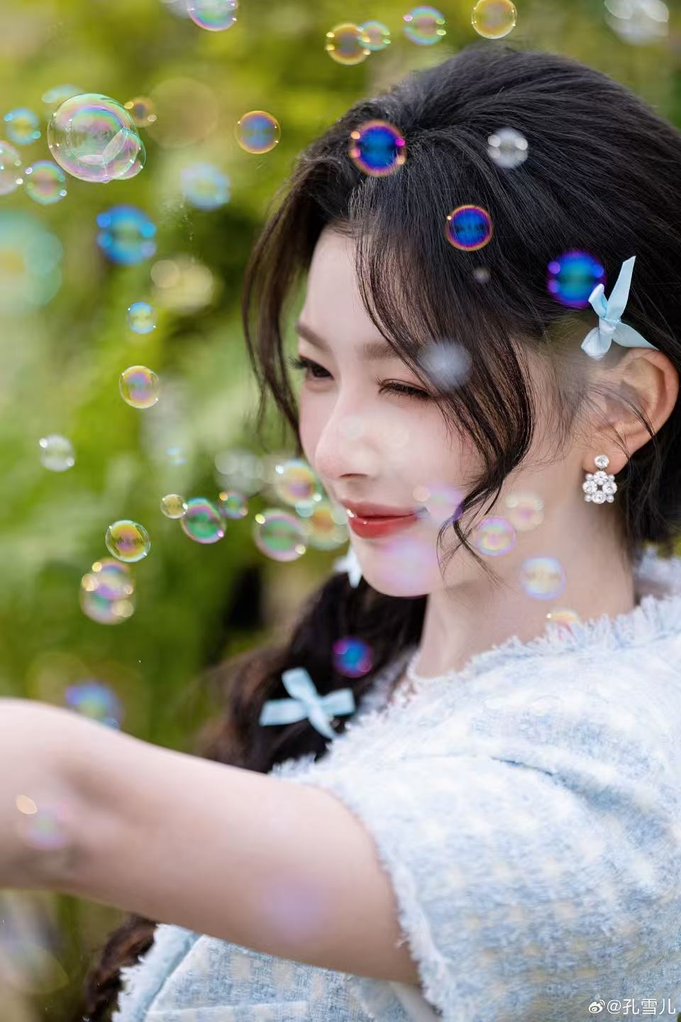 孔雪儿翻牌粉丝孔雪儿回应粉丝这个孔雪儿天下第一无敌好！孔雪儿