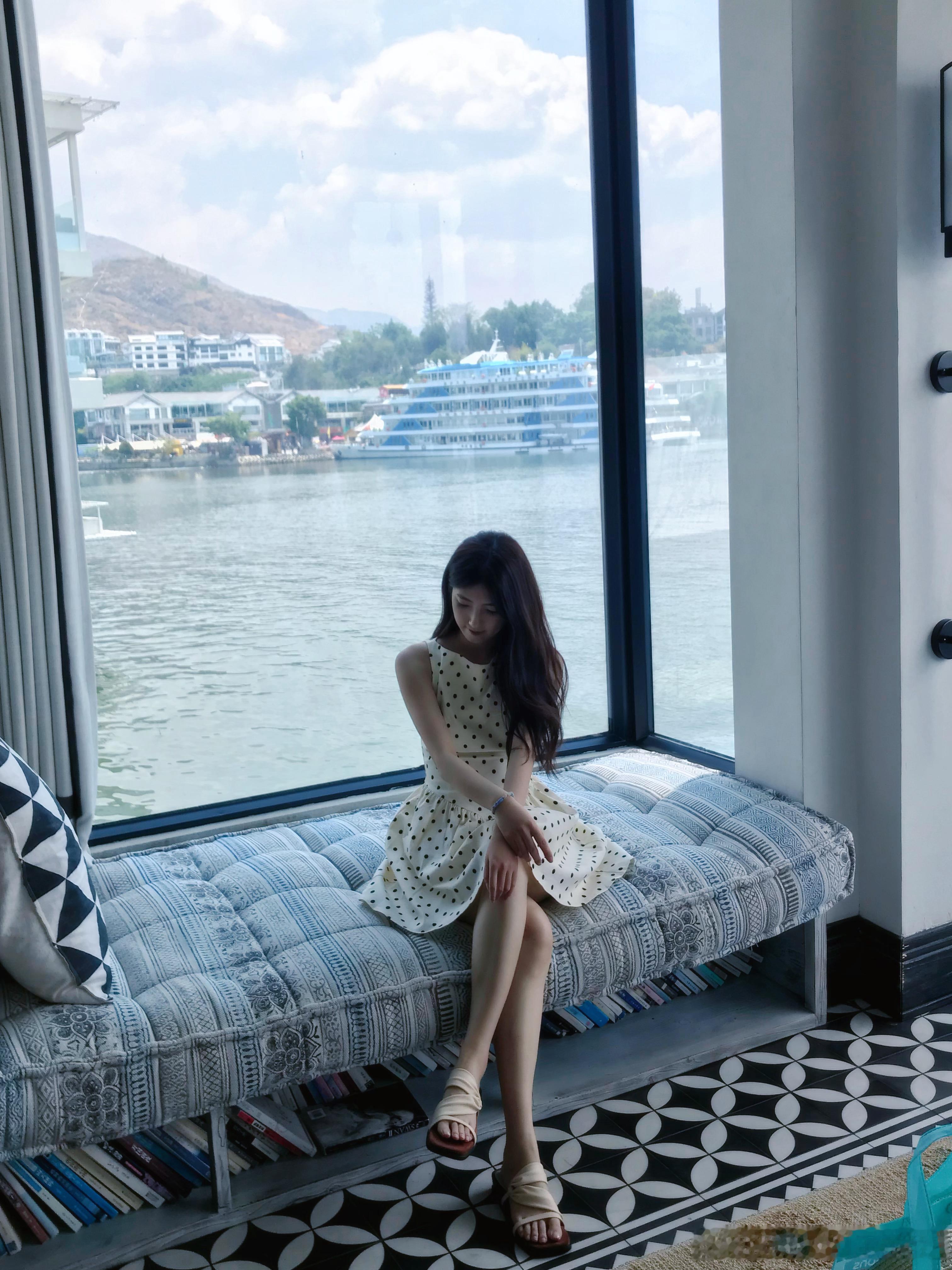 这几年我们的世界变得越来越大我驻足 质疑 却发现真正同频的人只有我自己 