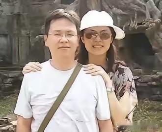 怎么也没想到。
郑丽文的老公骆武昌，是她的大学校友，两人在校园里恋爱了24年，2