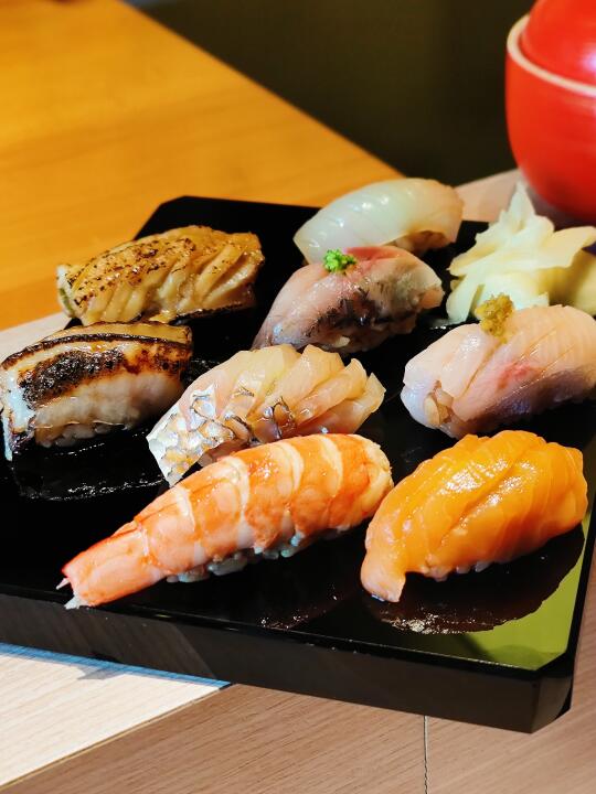 前几天去了长乐一家Omakase，体验非常不错。走进店里，就能感受到宁...